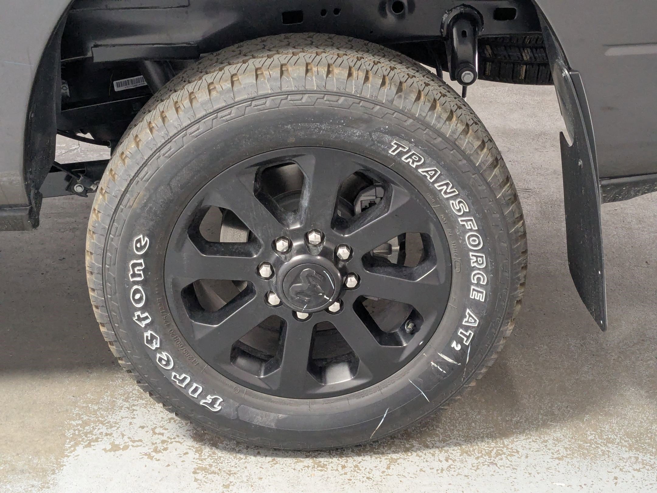 New 2026 Granite Crystal Metallic Clear-Coat Exterior Paint RAM Laramie image 18