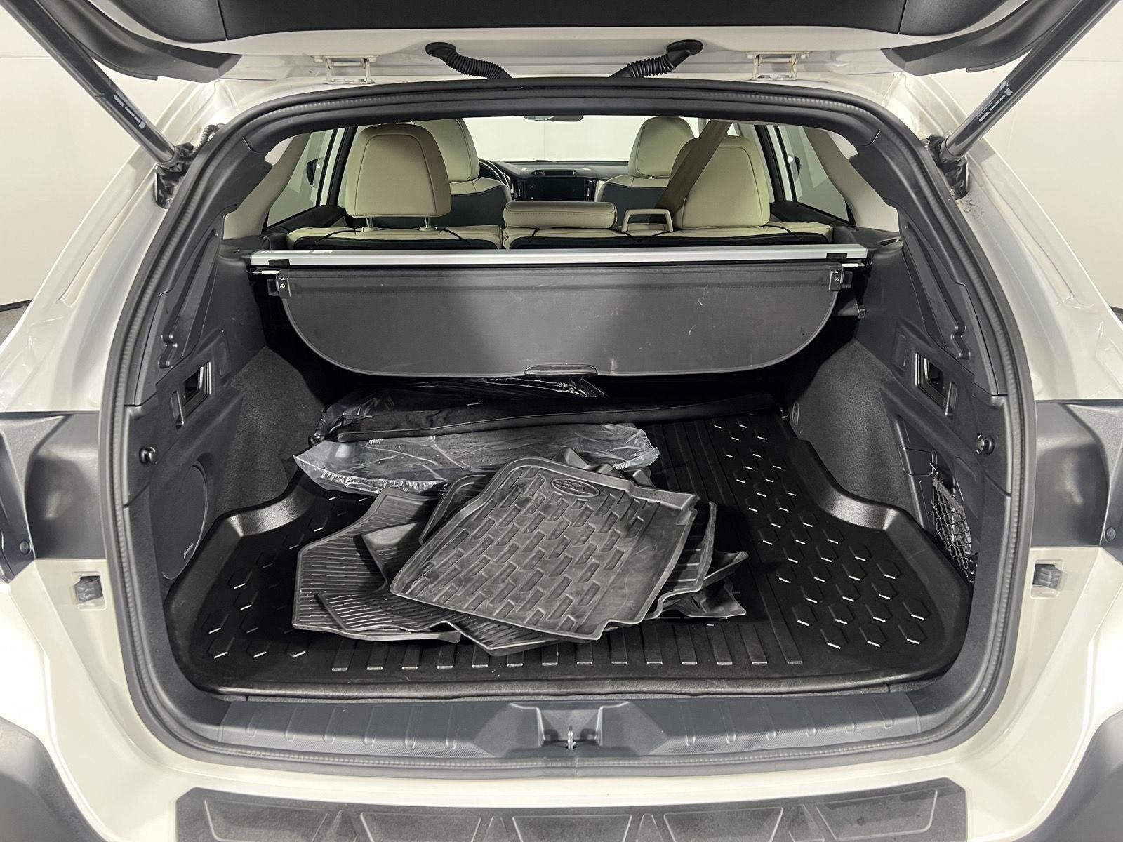 Used 2024 Crystal White Pearl Subaru Limited image 9