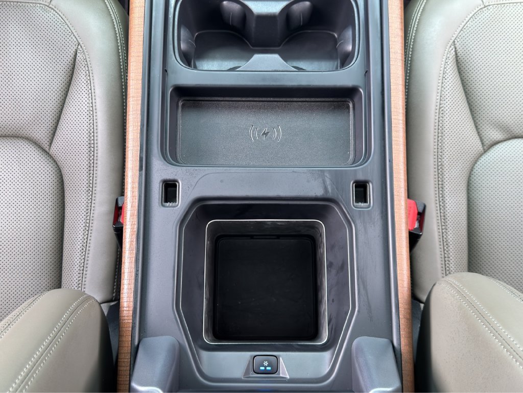 Used 2023  Land Rover X image 15