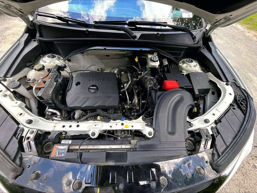 Used 2021 Summit White Chevrolet RS image 29