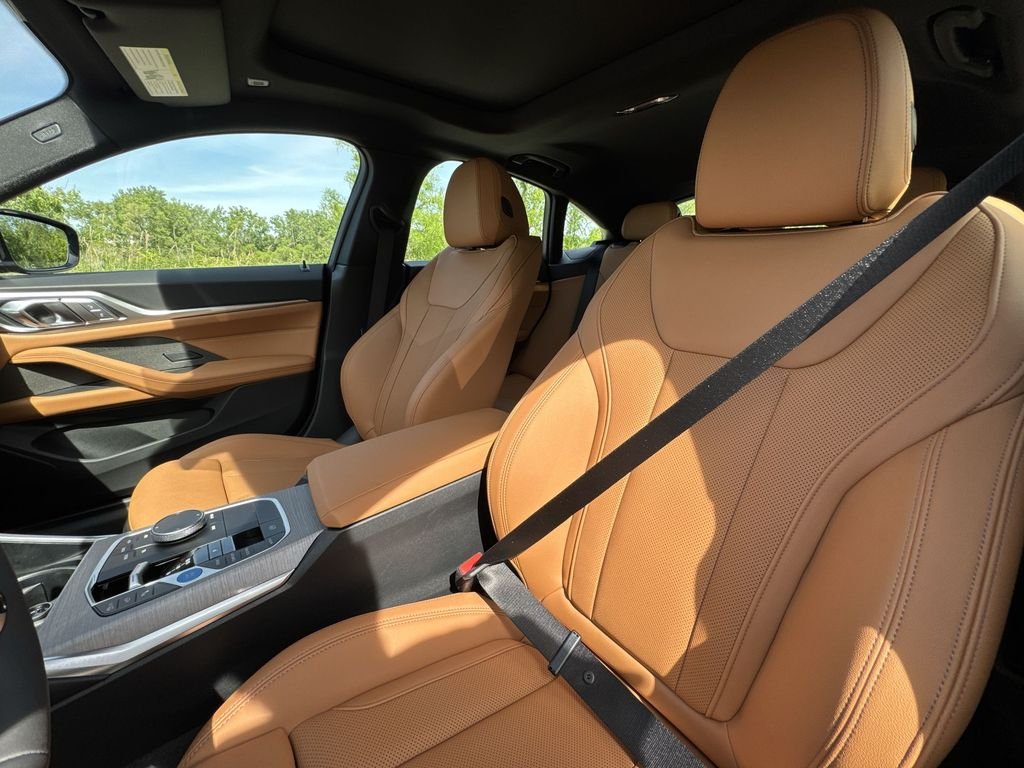 New 2026 Skyscraper Grey Metallic BMW xDrive40 image 13