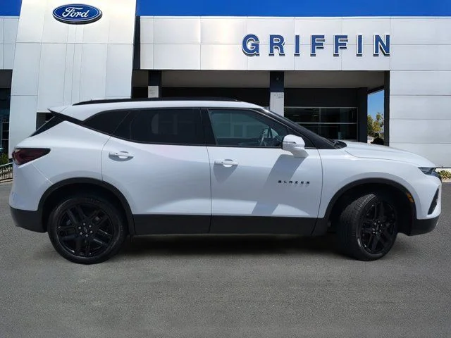 Used 2021 Summit White Chevrolet LT image 3