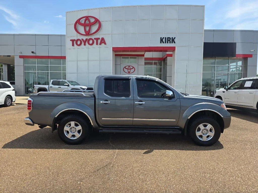 Used 2018 Gun Metallic Nissan SV V6 image 1