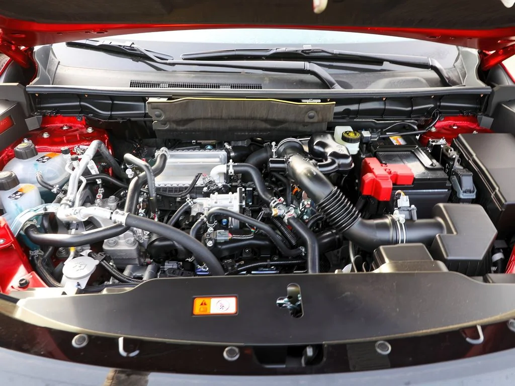 New 2026 Red Diamond Mitsubishi LE image 32