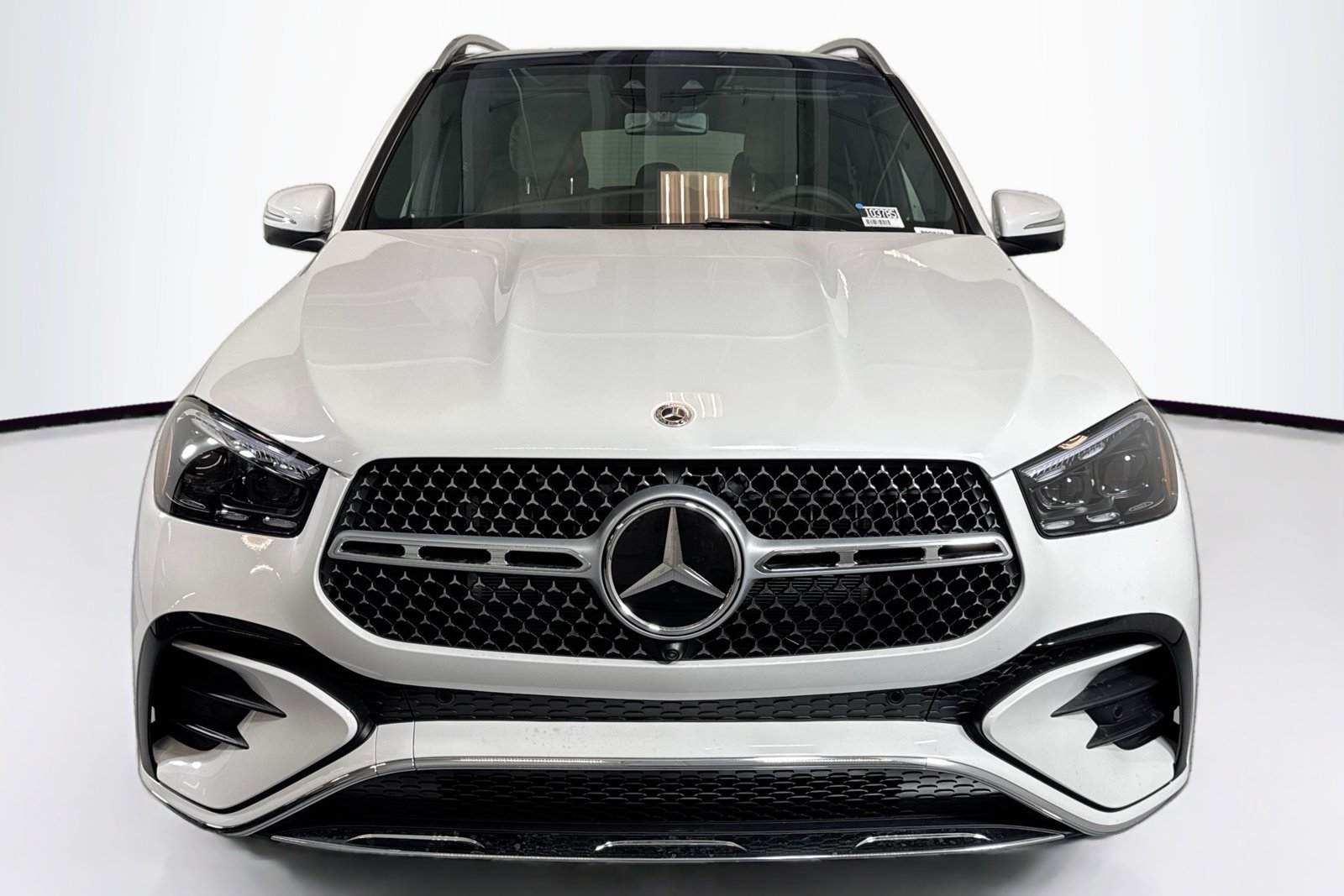 New 2026 MANUFAKTUR Moonlight White Metallic Mercedes-Benz GLE 450 image 2
