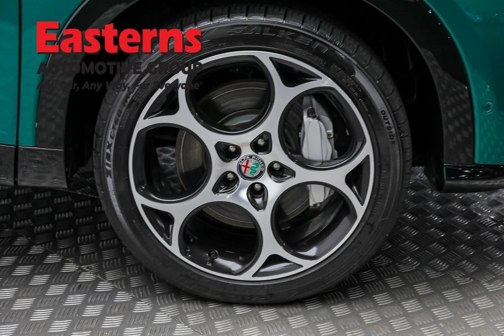 Used 2024 Green Alfa Romeo Ti image 31