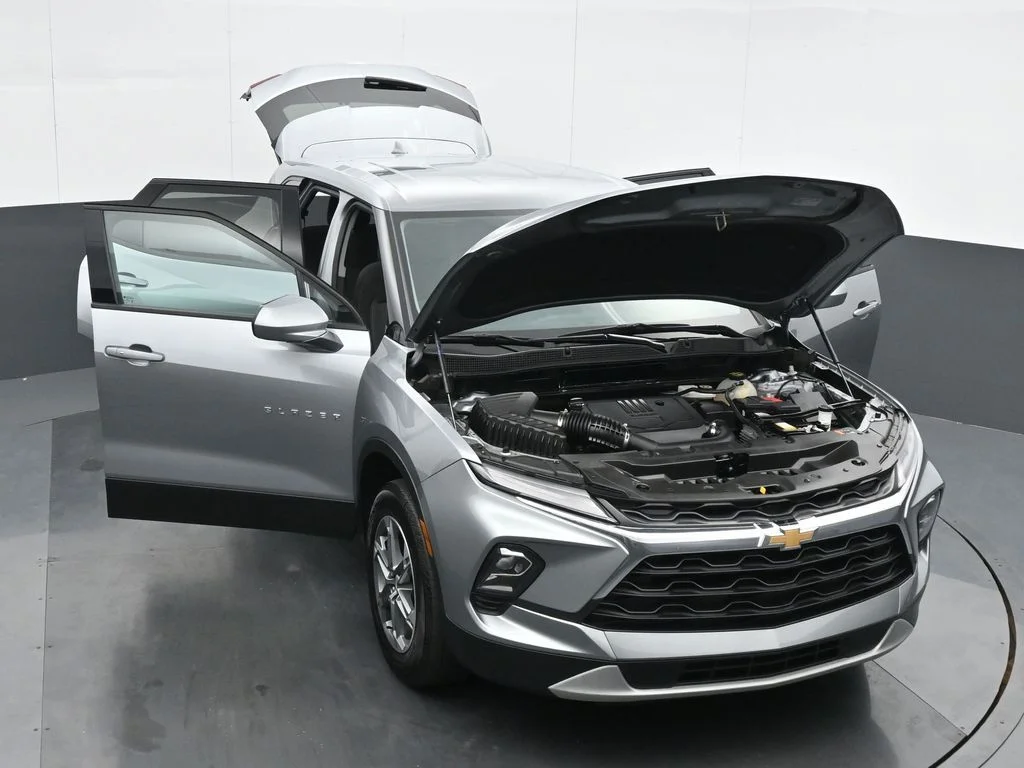 Used 2025 Gray Chevrolet LT image 35