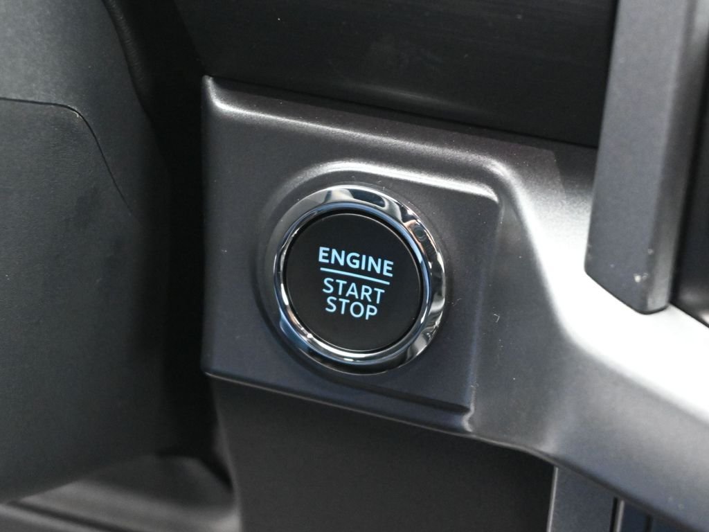 New 2026 Oxford White Ford XLT image 14