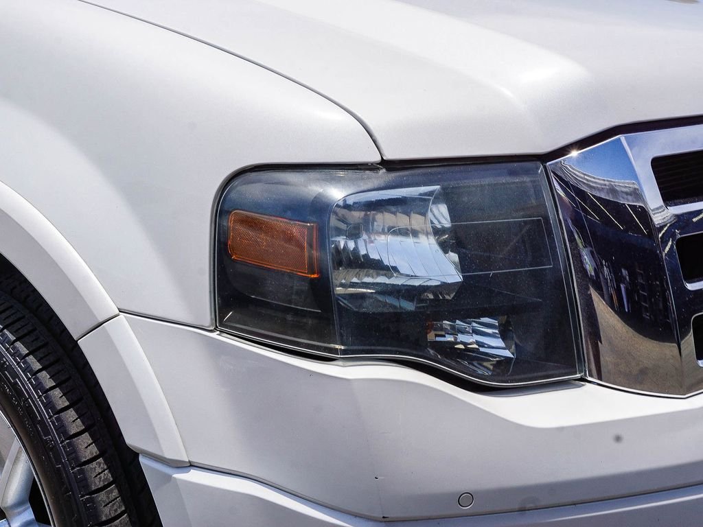 Used 2013 White Ford Limited image 10