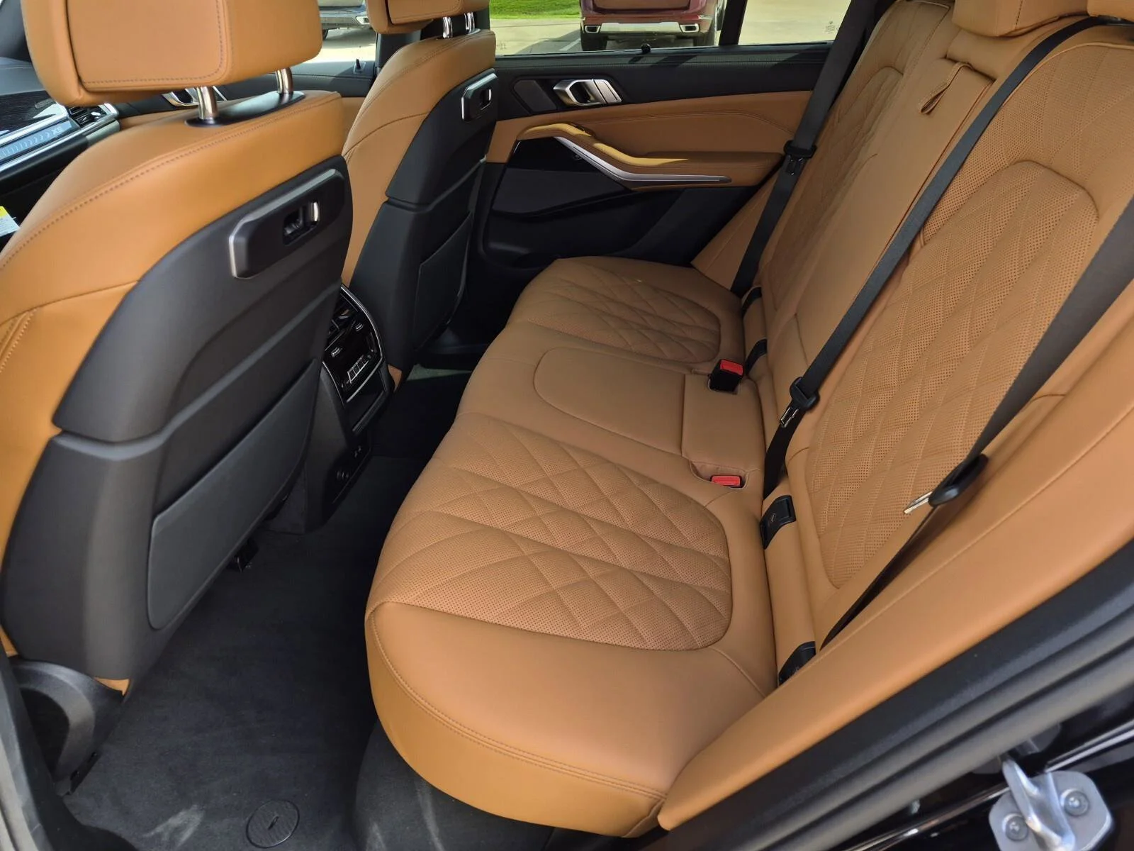 New 2026 Carbon Black Metallic BMW xDrive40i image 14