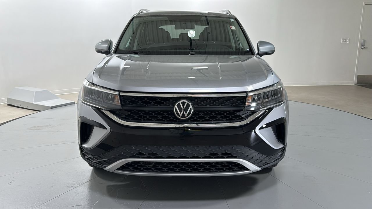 Used 2022  Volkswagen 1.5T SE image 2
