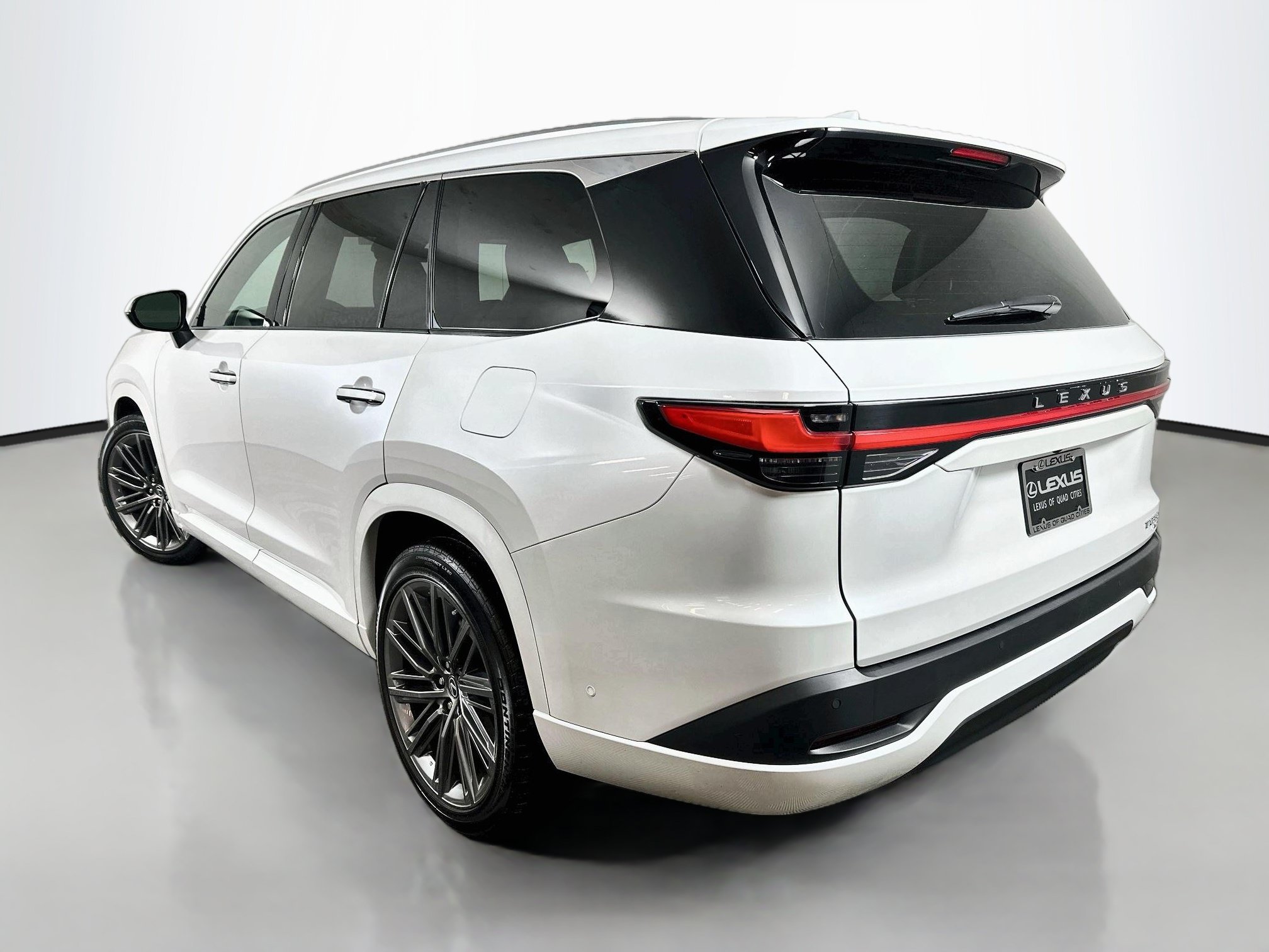 Certified Used 2025 Pearl Lexus 350 Luxury image 5