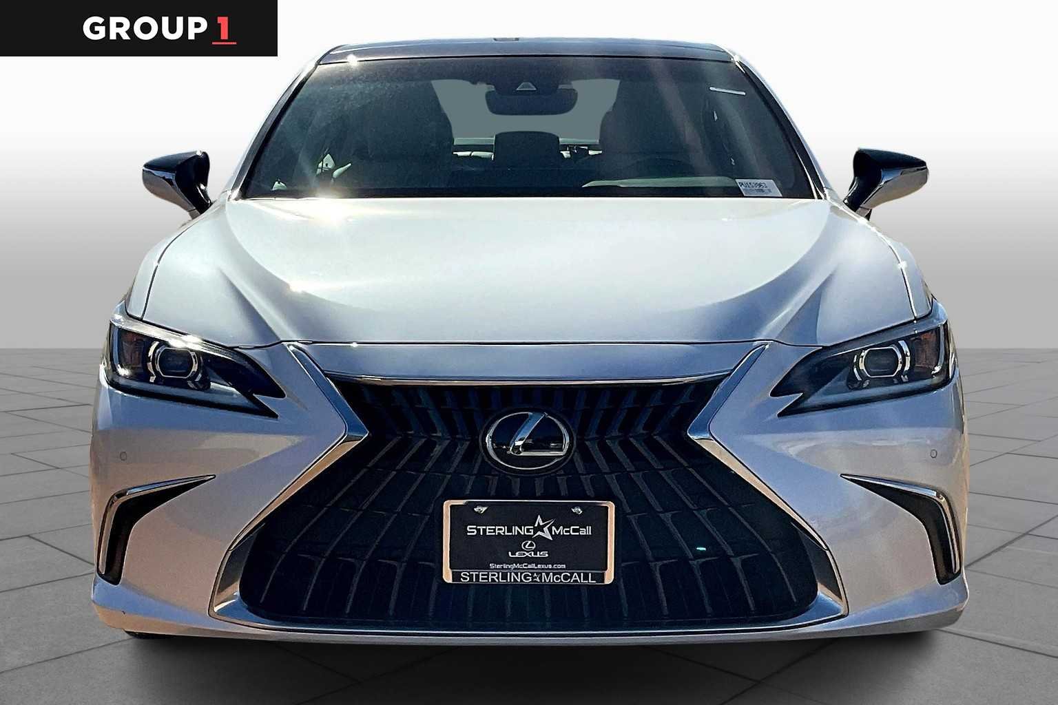 Used 2023 Eminent White Pearl Lexus  image 4