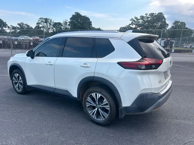 Used 2021 White Nissan SV image 3