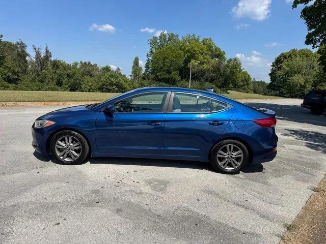 Used 2018 Blue Hyundai Value Edition image 4