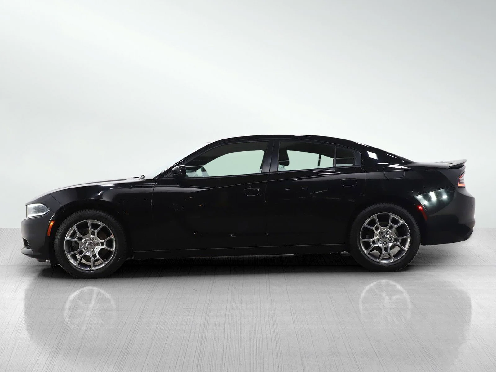 Used 2016 Dodge Charger SE with VIN 2C3CDXFG4GH170239 for sale in Burnsville, Minnesota