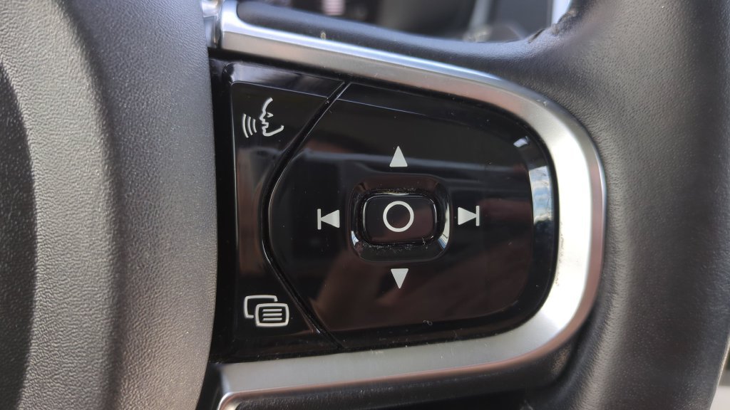 Used 2017 Gray Volvo T5 Momentum image 22
