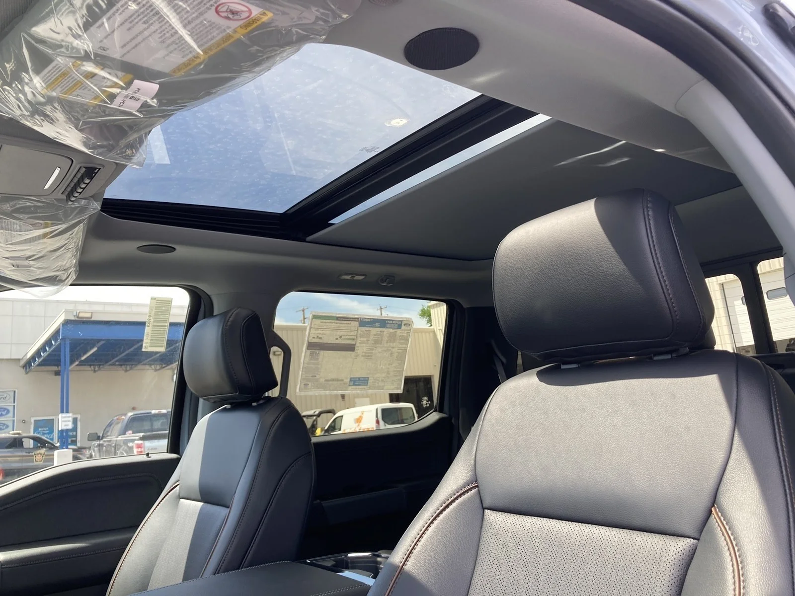 New 2026 Glacier Gray Metallic Tri-Coat Ford F-350® Lariat® image 32