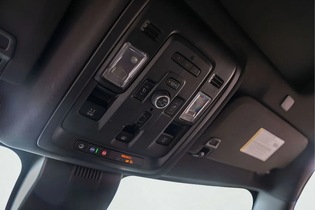 Used 2023 Beige Chevrolet High Country image 25