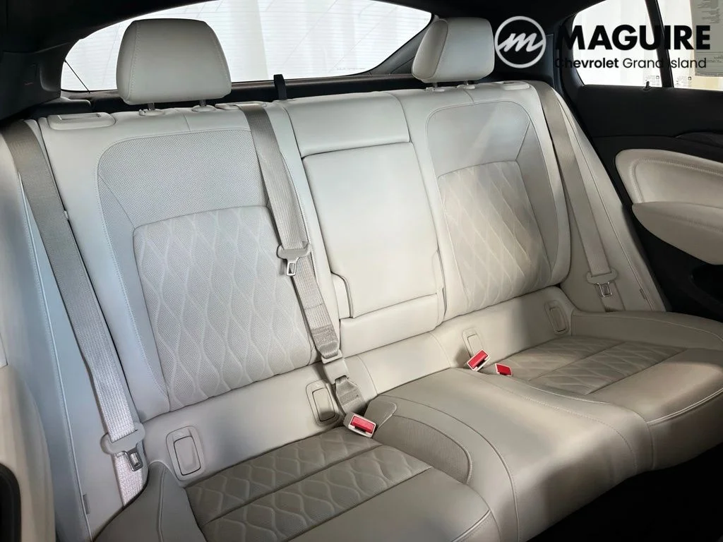 Used 2019 White Buick Avenir image 32