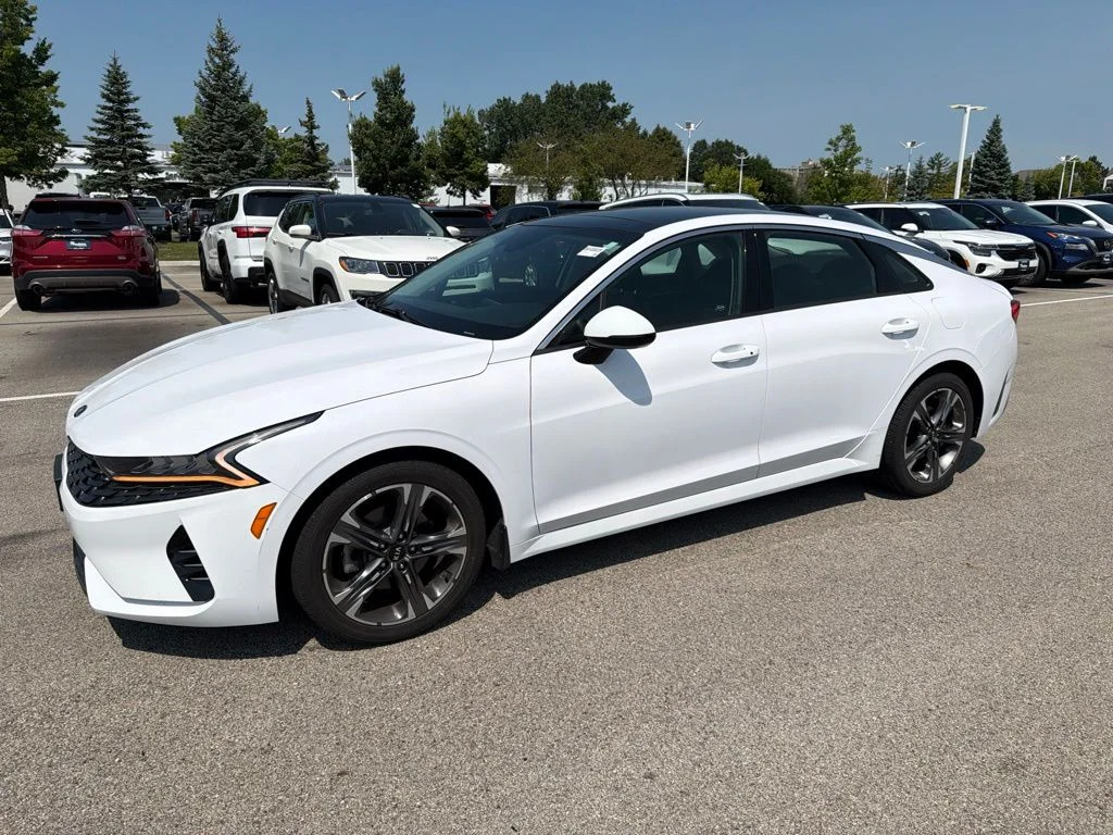 Used 2021 White Kia EX image 1
