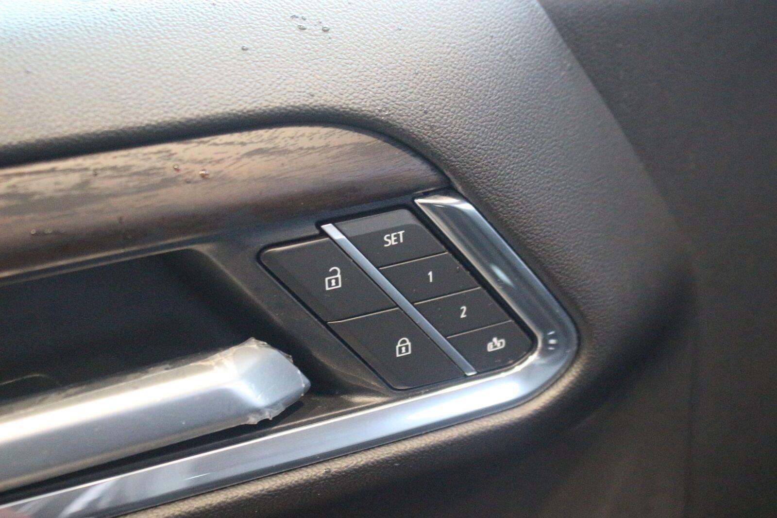 Used 2026 Onyx Black GMC SLT image 11