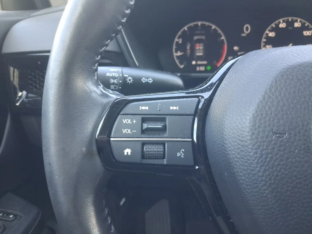 Used 2025 Red Honda EX-L image 29
