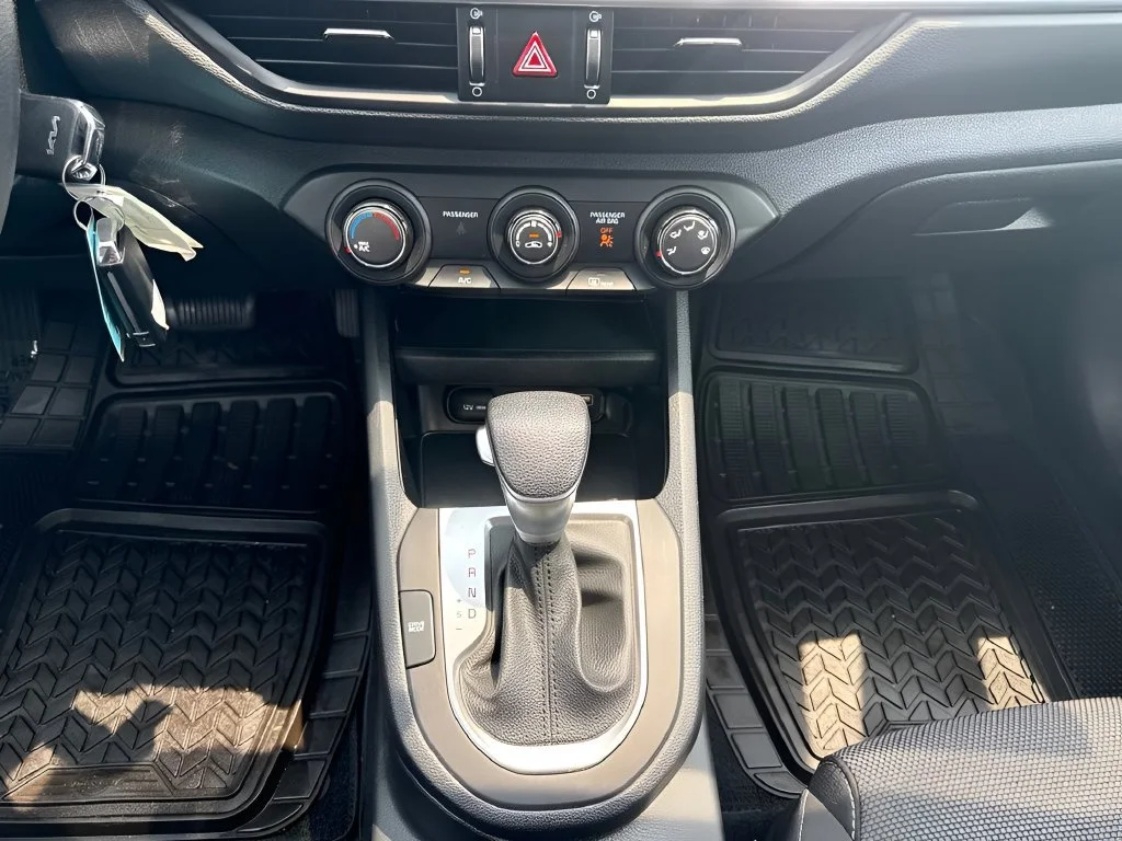 Used 2024  Kia LXS image 15