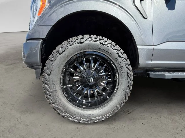 Used 2022 Gray Ford XLT image 10