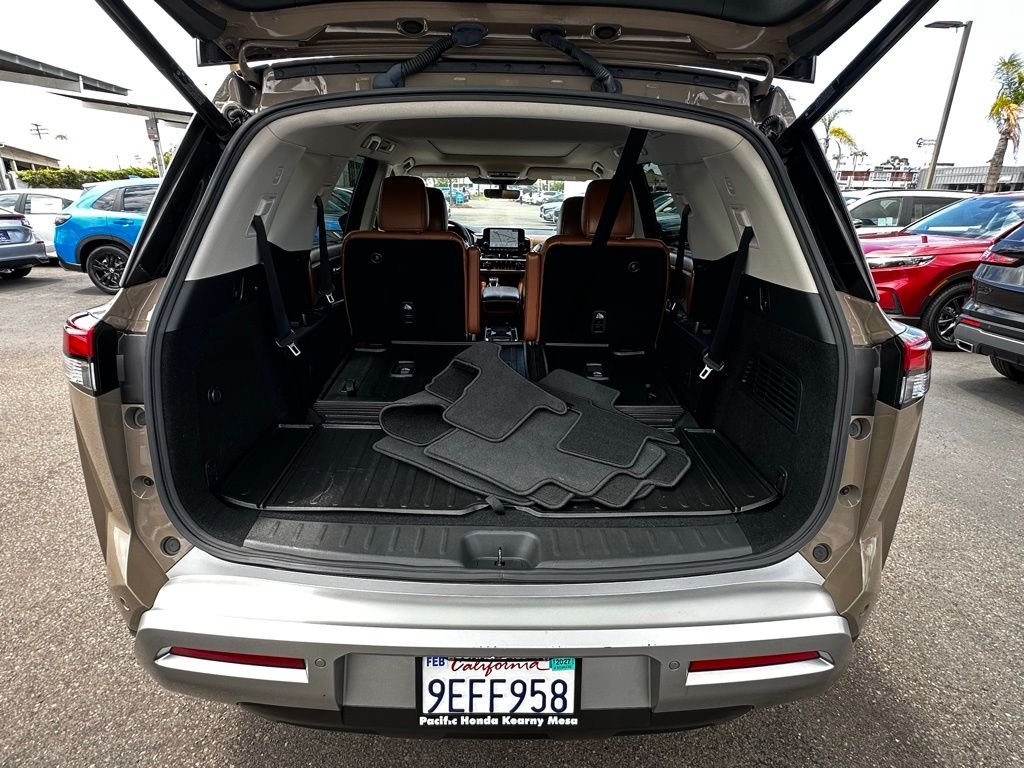Used 2023 Beige Nissan Platinum image 10
