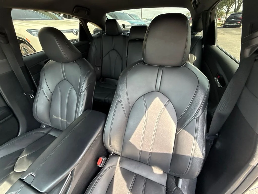 Used 2022 Pearl Toyota XLE image 11