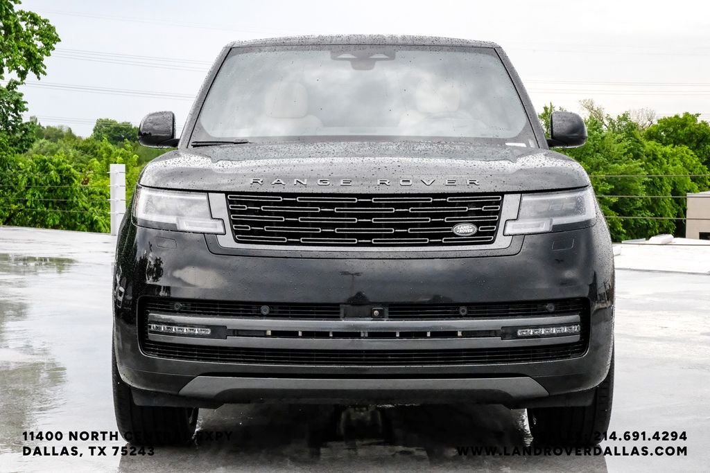 Used 2025 Black Land Rover SE image 5