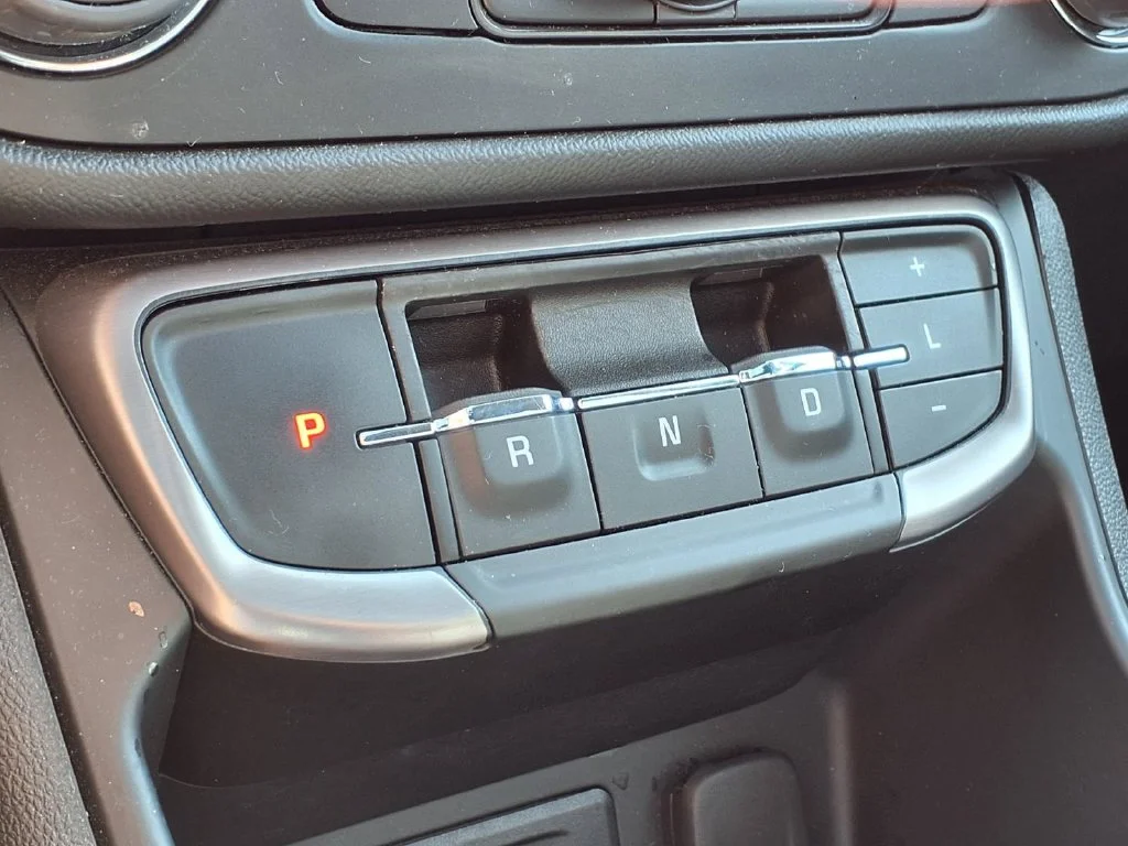 Used 2022  GMC AT4 image 26