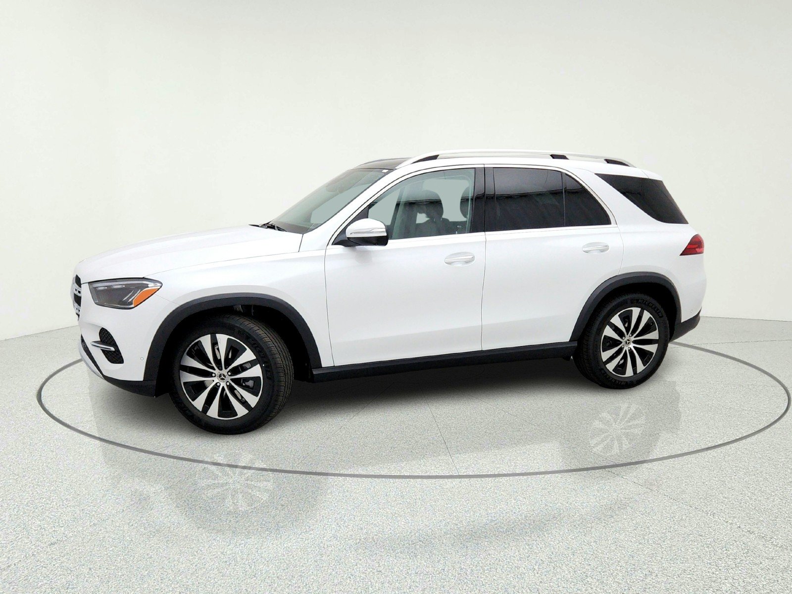 New 2026 MANUFAKTUR Moonlight White Metallic Mercedes-Benz GLE 350 4MATIC® SUV image 15