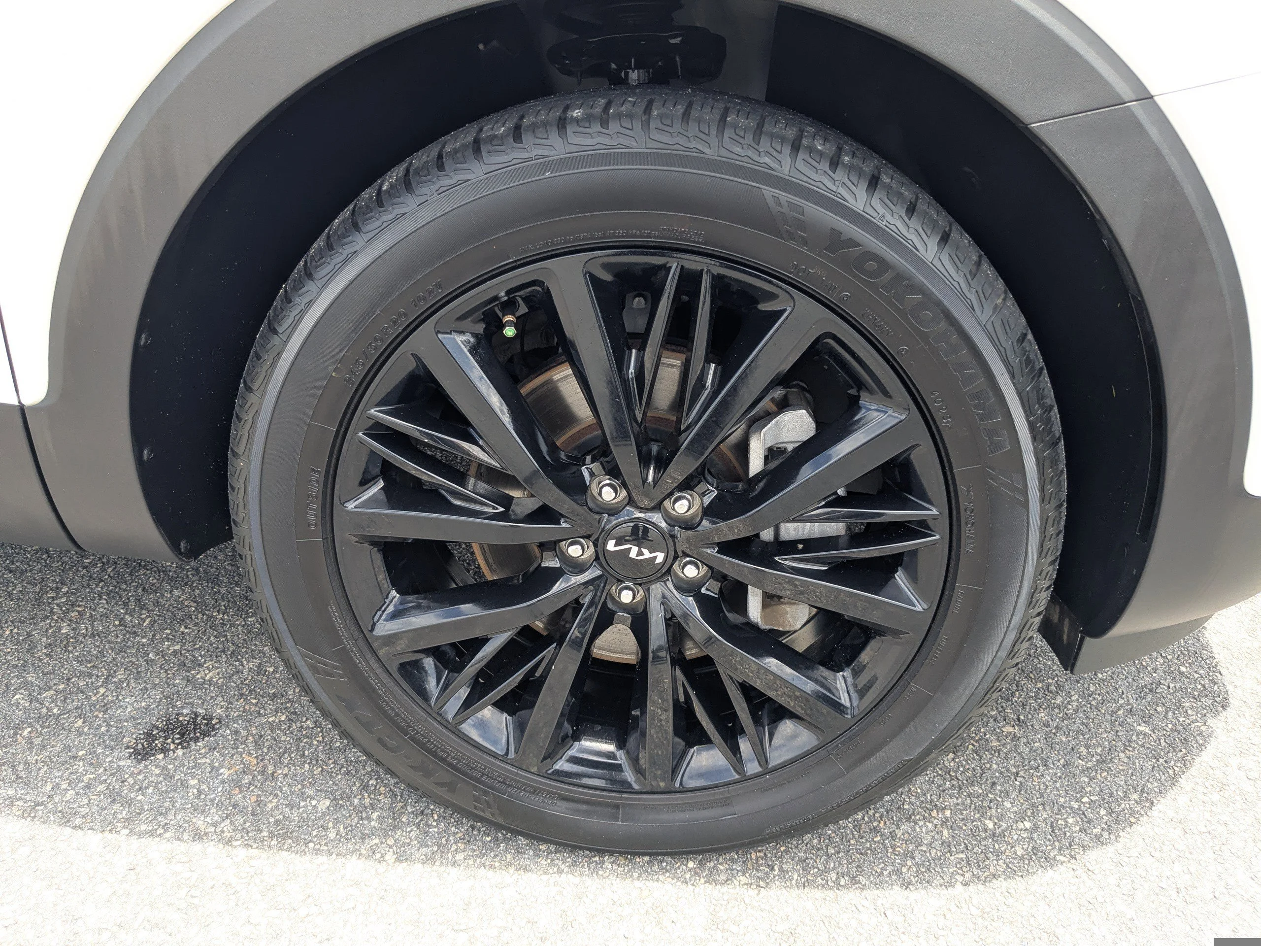 Used 2022 White Kia SX image 11