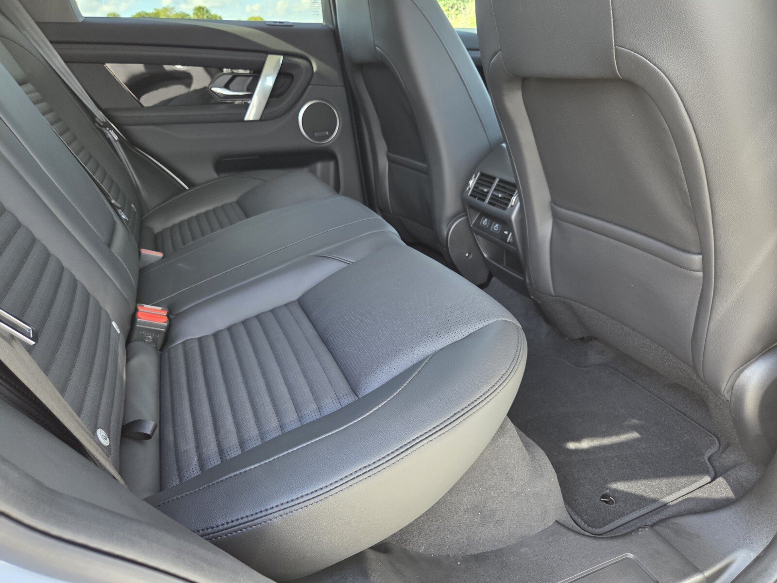 2025 Land Rover Discovery Sport S - Photo 6