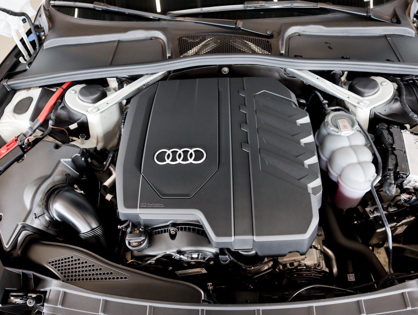 Used 2024 Glacier White Metallic Audi S line Premium Plus image 4