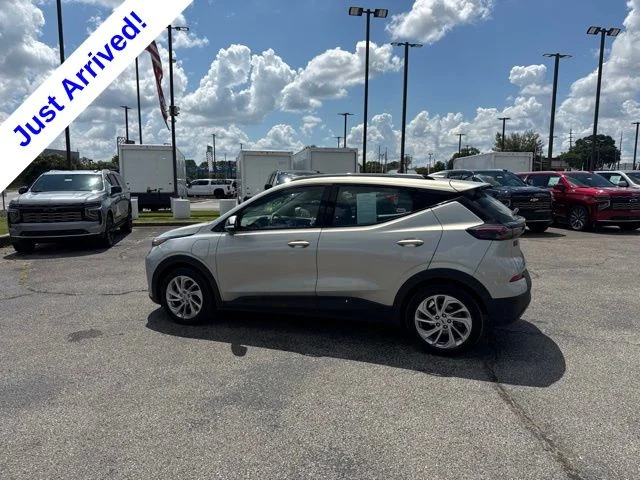 Used 2023 Silver Chevrolet LT image 7