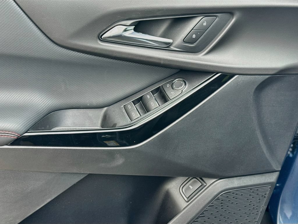 2027 Chevrolet Equinox RS - Photo 20