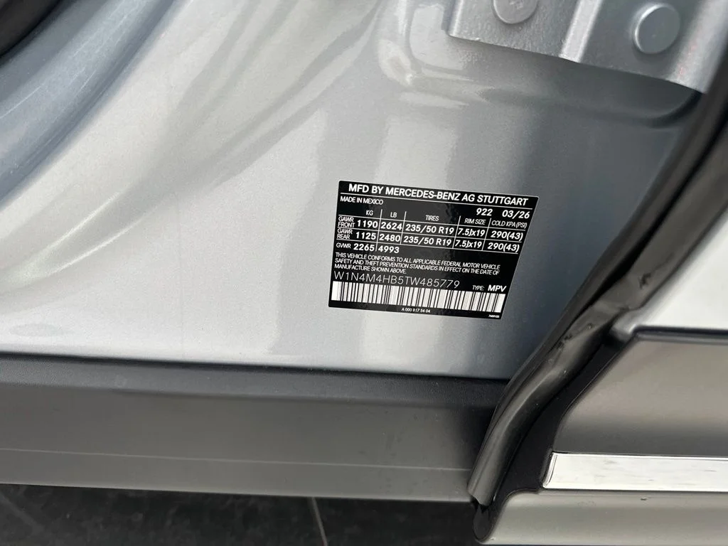 New 2026 Silver Mercedes-Benz GLB 250 image 28