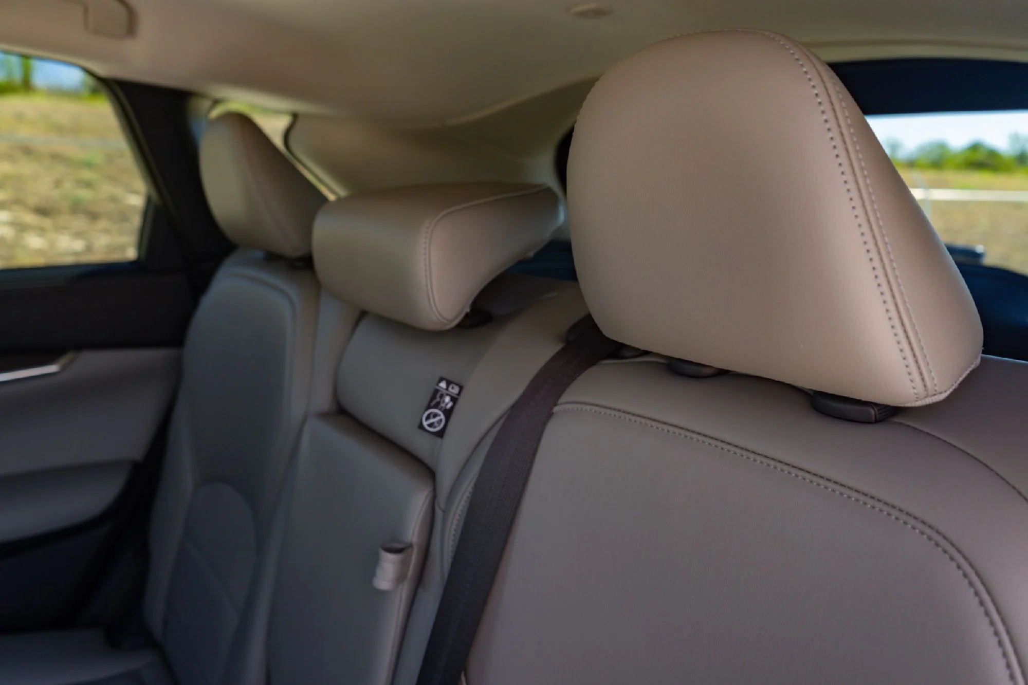 Certified Used 2025 White INFINITI LUXE image 26