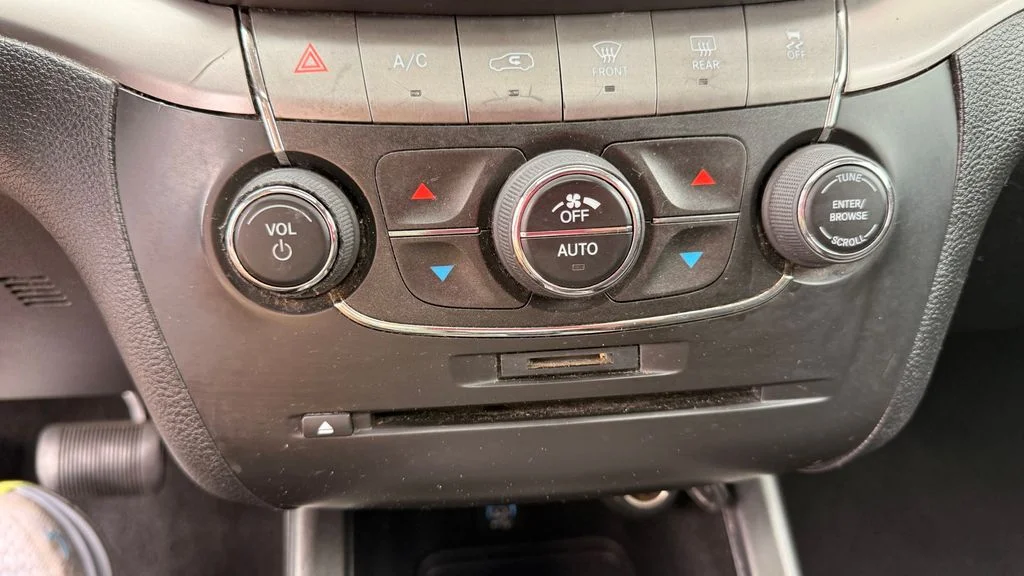 Used 2020 Red Dodge Crossroad image 21