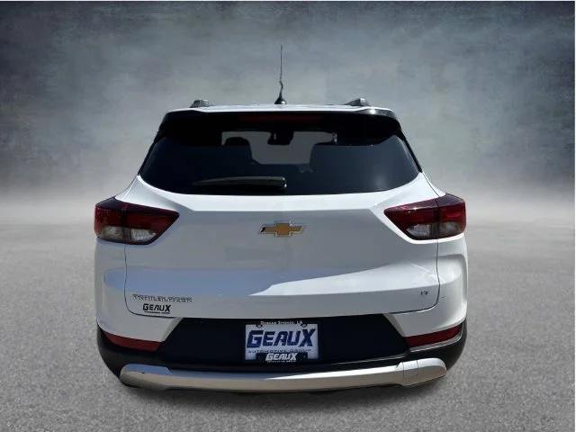 Used 2025 White Chevrolet LT image 19