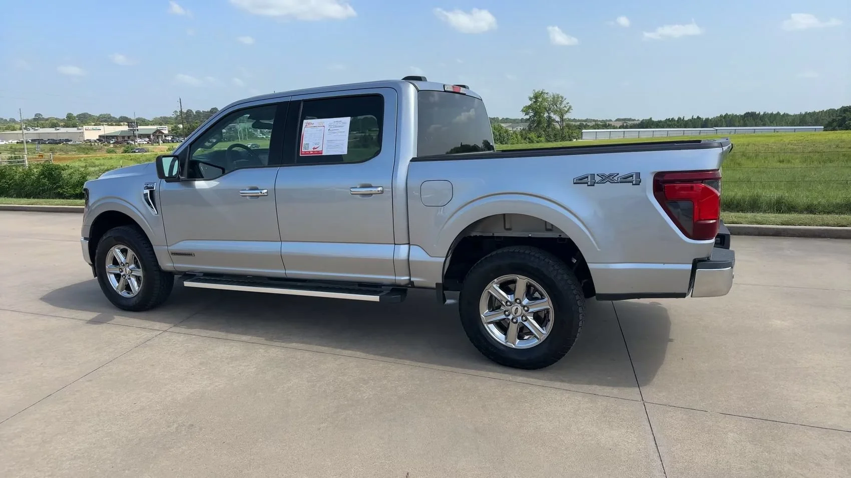 Used 2025 Silver Metallic Ford XLT image 6