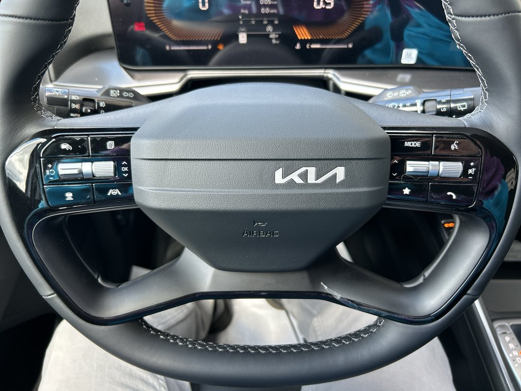 New 2026 Glacial White Pearl Kia EX image 24