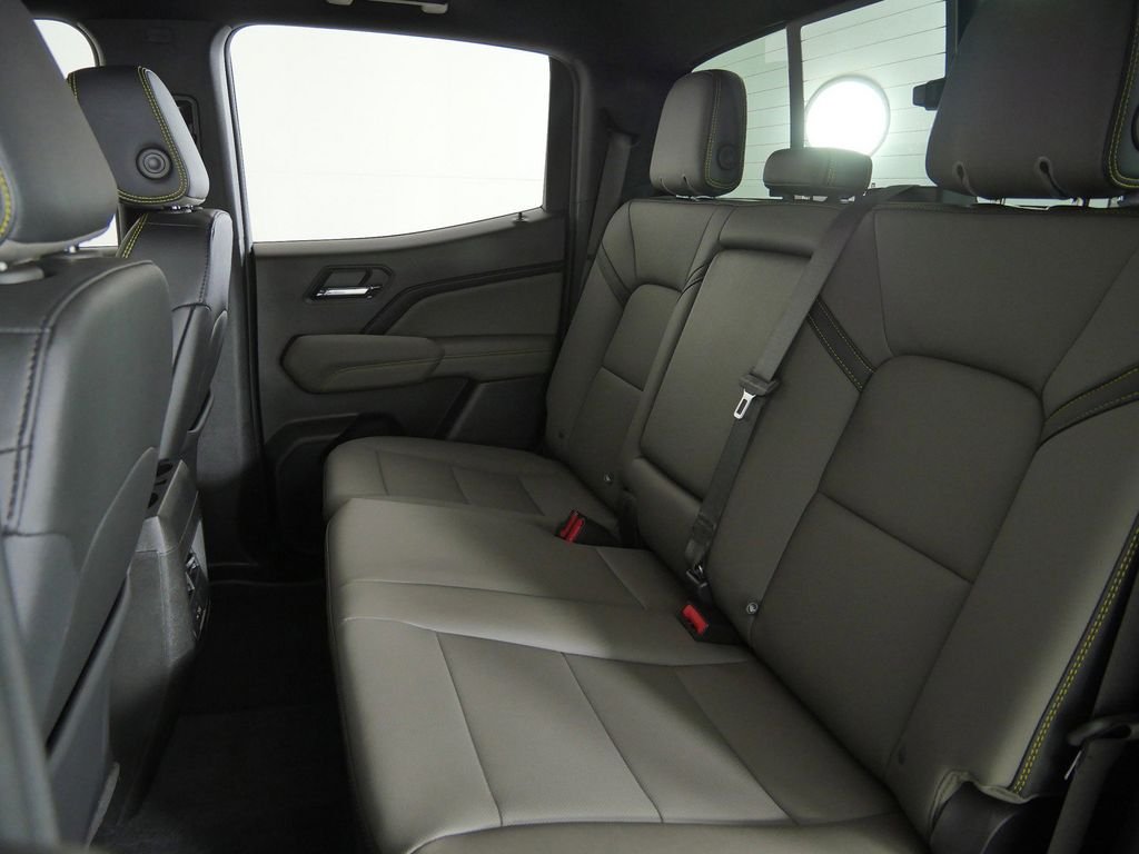 Used 2025 White Chevrolet ZR2 image 30