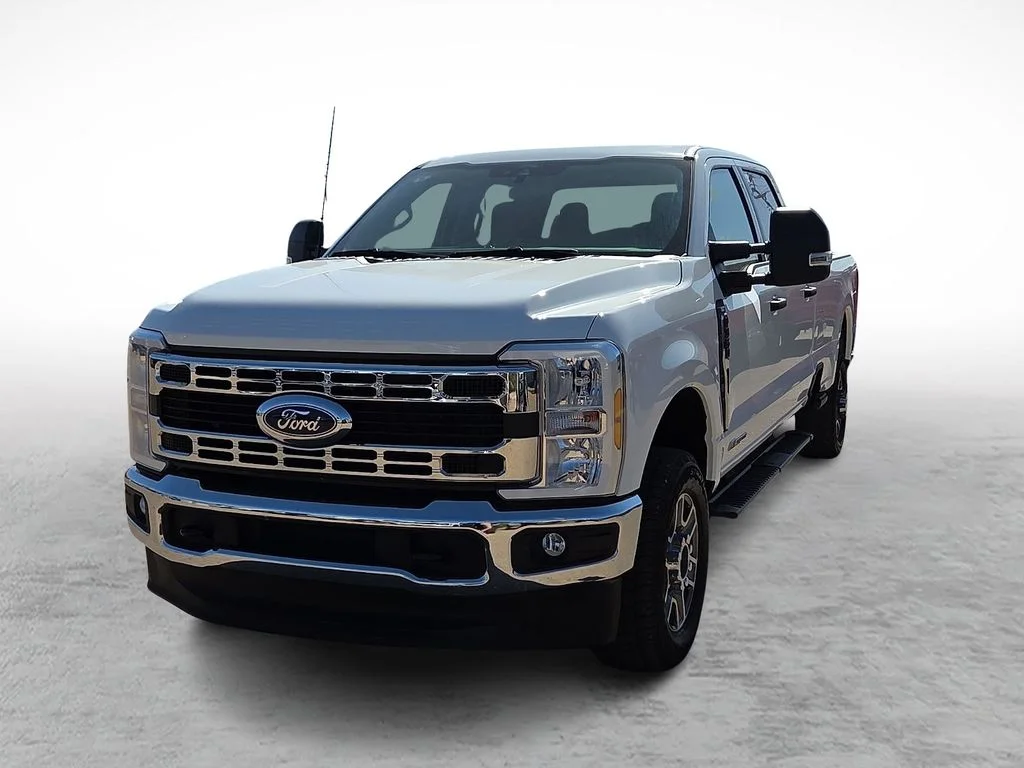 Used 2025 White Ford XLT image 4