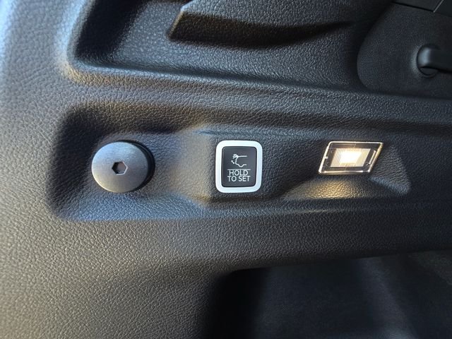 New 2026 Diamond Black Crystal Pearlcoat Jeep Altitude image 28