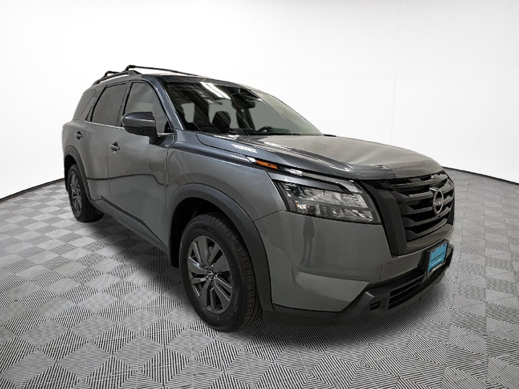 Used 2024 Gray Nissan SV image 4