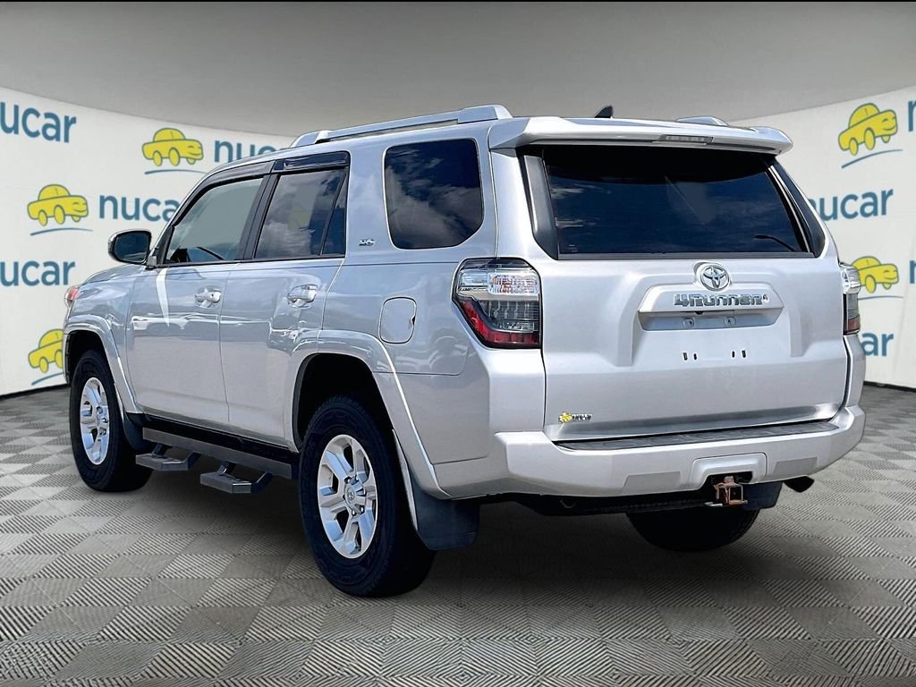 Used 2017 Classic Silver Metallic Toyota SR5 image 4